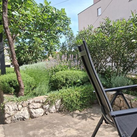 Apartman Vitamare 160 M From The Beach Novi Vinodolski Exterior foto