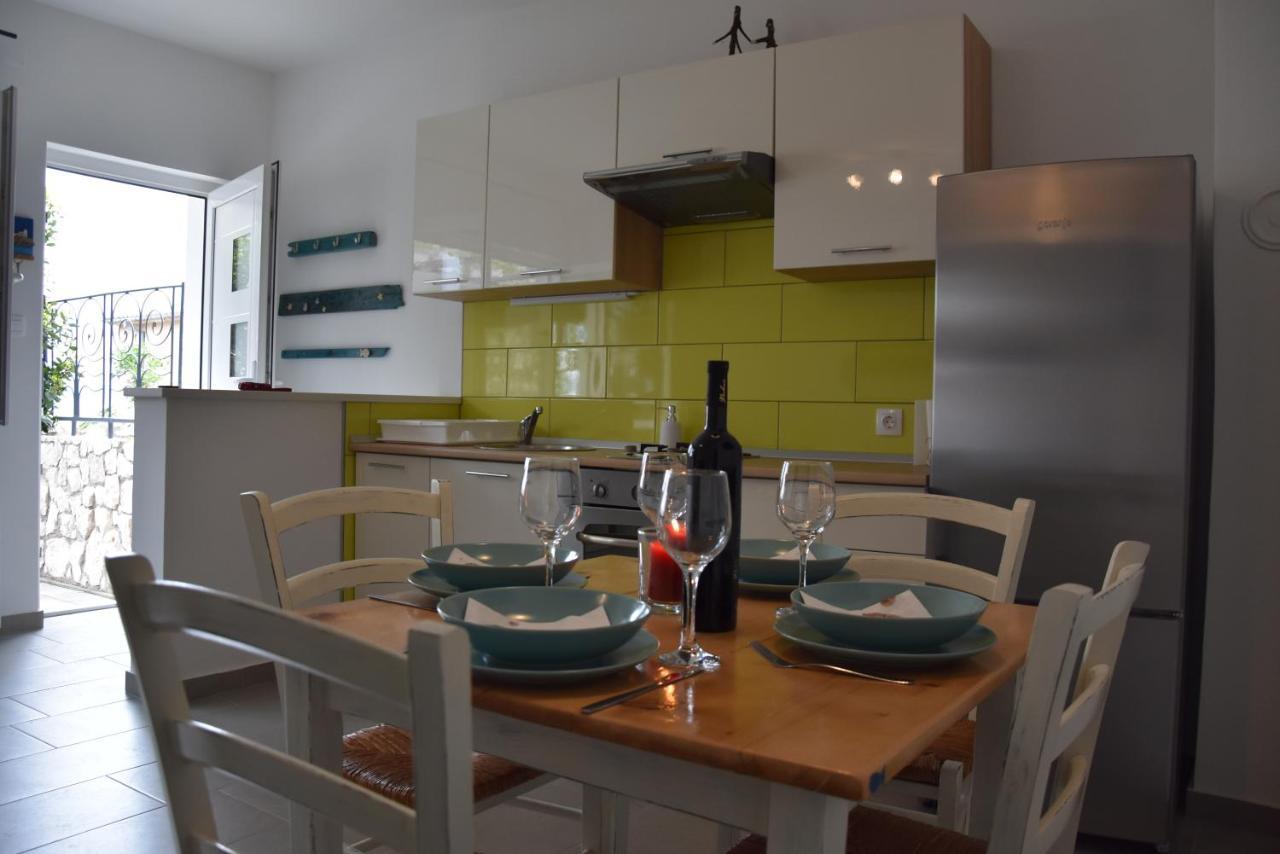 Apartman Vitamare 160 M From The Beach Novi Vinodolski Exterior foto