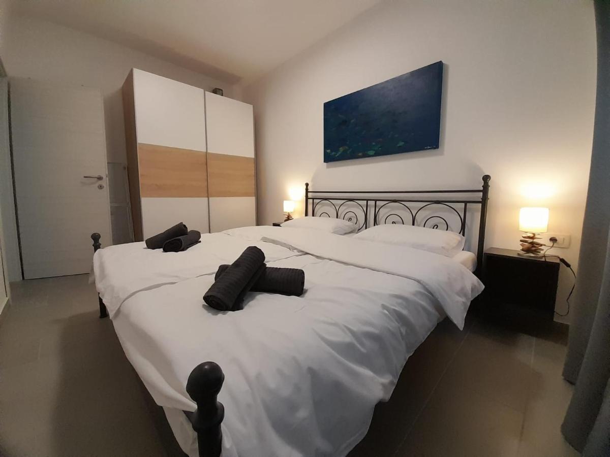 Apartman Vitamare 160 M From The Beach Novi Vinodolski Exterior foto