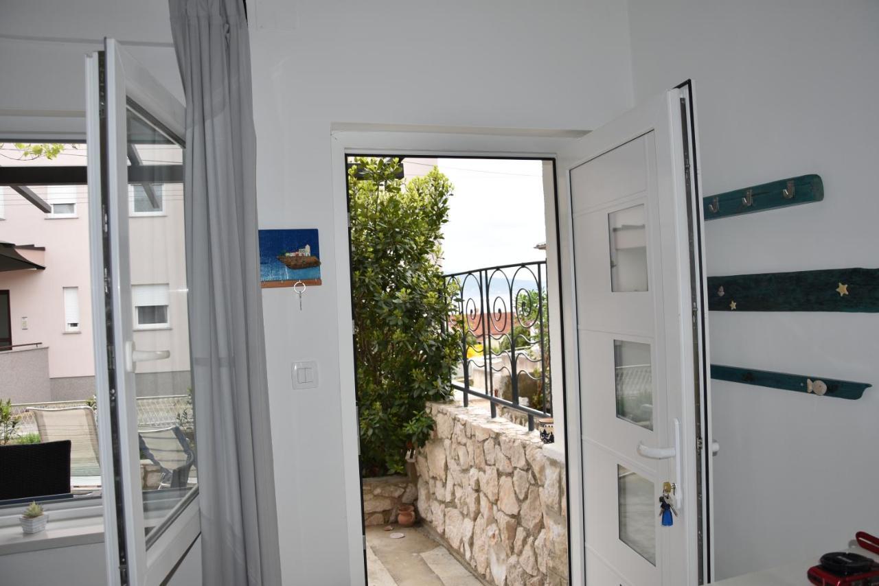 Apartman Vitamare 160 M From The Beach Novi Vinodolski Exterior foto