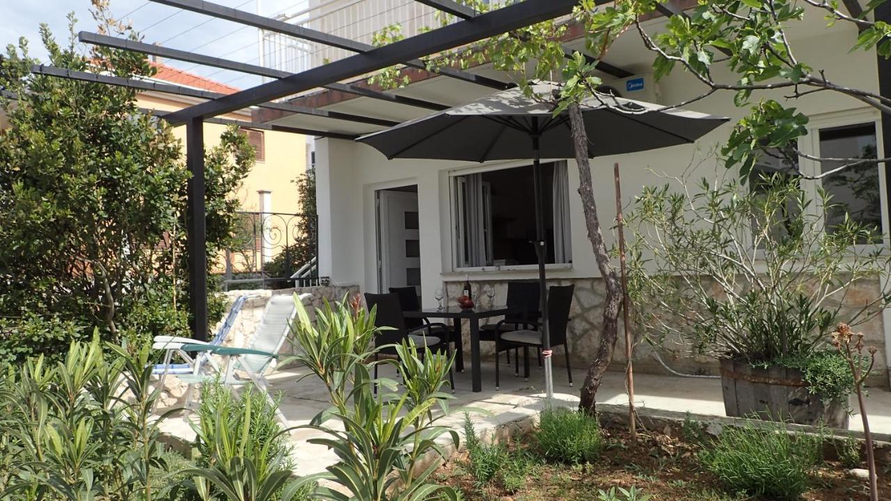 Apartman Vitamare 160 M From The Beach Novi Vinodolski Exterior foto
