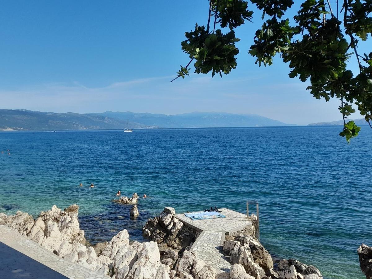 Apartman Vitamare 160 M From The Beach Novi Vinodolski Exterior foto