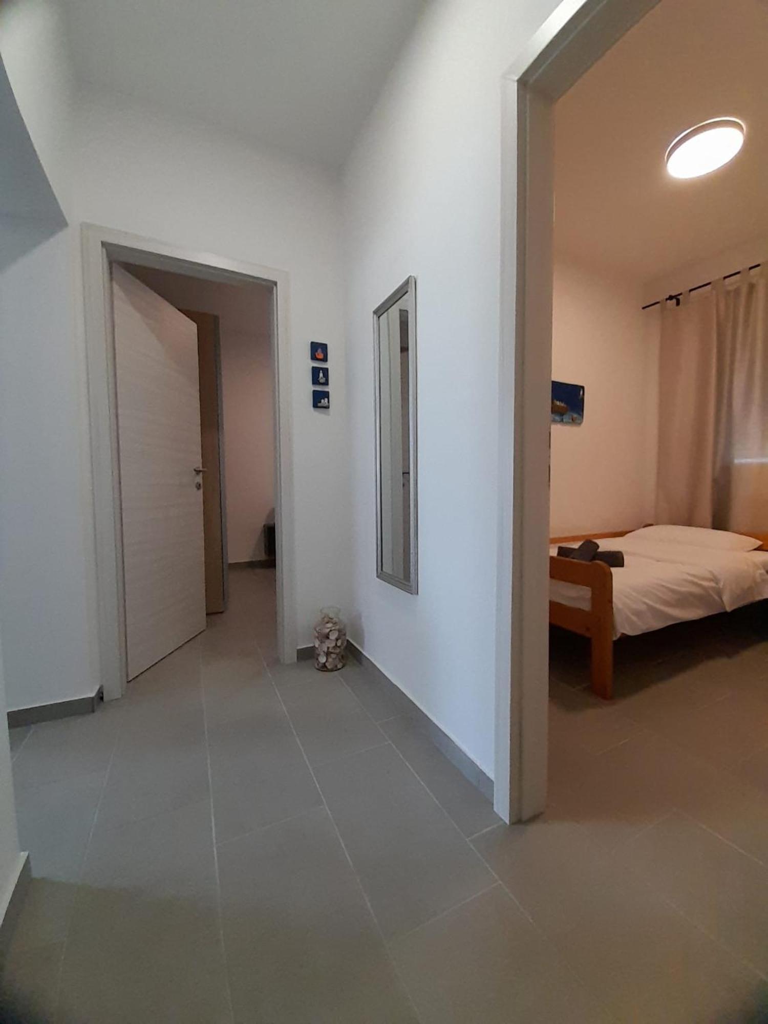 Apartman Vitamare 160 M From The Beach Novi Vinodolski Exterior foto