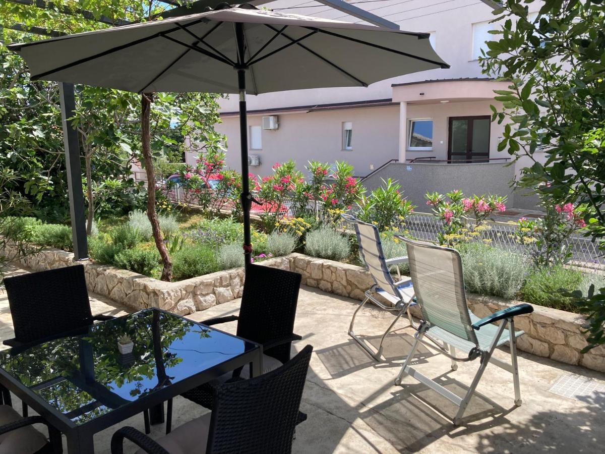 Apartman Vitamare 160 M From The Beach Novi Vinodolski Exterior foto